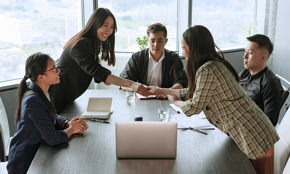 WSL Insights Why Serving Matters in the Workplace Image